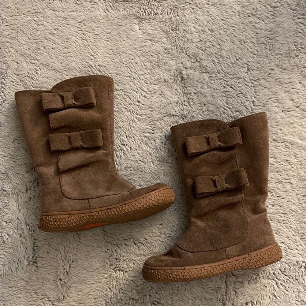 Livie & Luca Brown Suede Boots with Bow Accents SZ 7